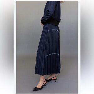 🎁 Zara Limited Collection Pleated Skirt - New 🎁